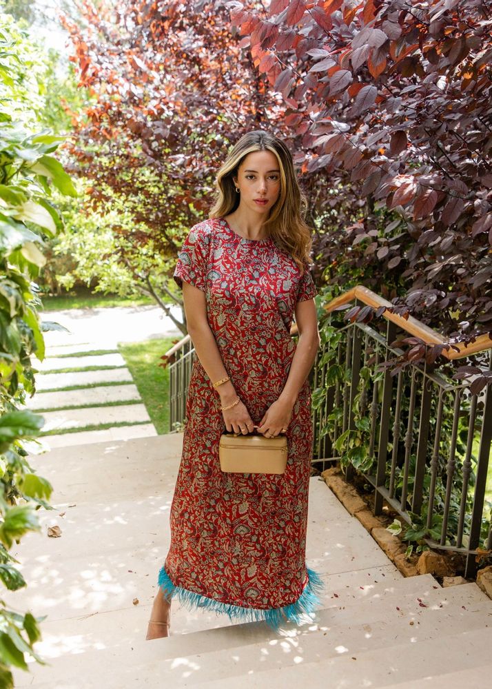 Prêt-à-porter - Robe en soie Elora rouge à plumes bleues - HYA CONCEPT STORE