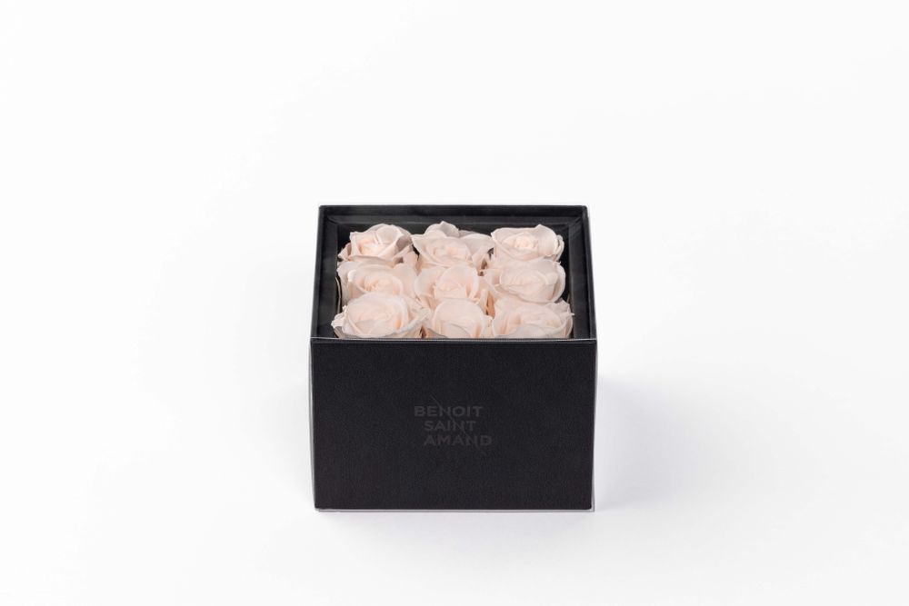 Décorations florales - Un secret - My beauty - 9 roses éternelles rose pastel Taille M - BENOIT SAINT AMAND