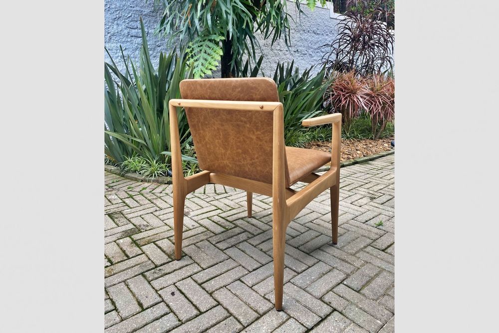 Chairs - "OSCAR" MINIMALIST CHAIR WITH SOLID WOOD ARMRESTS - ALESSANDRA DELGADO DESIGN