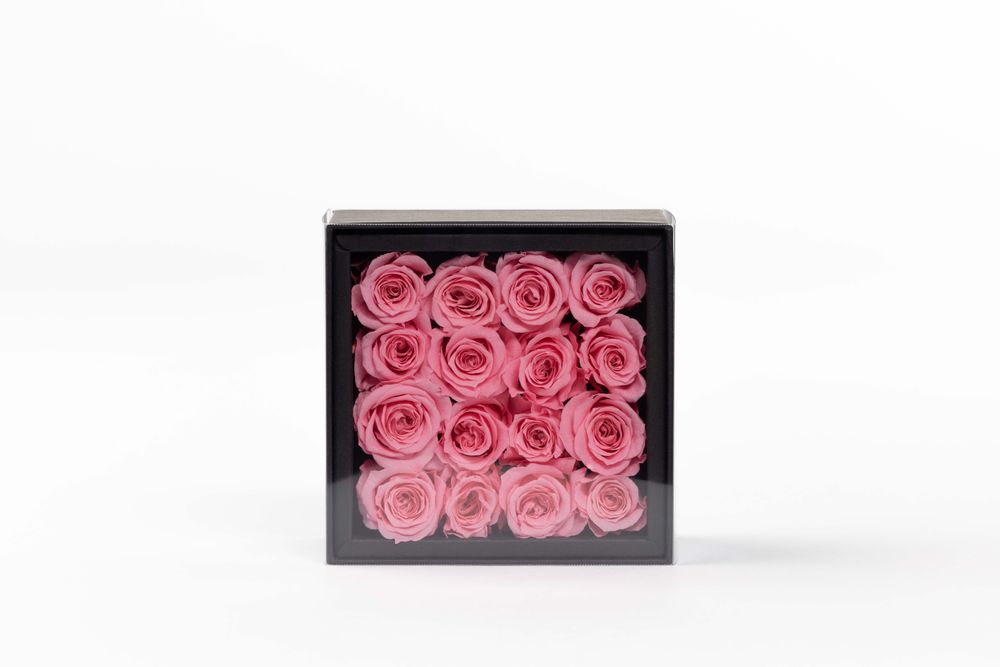 Floral decoration - A secret - My beauty - 16 pink eternal roses Size M - BENOIT SAINT AMAND
