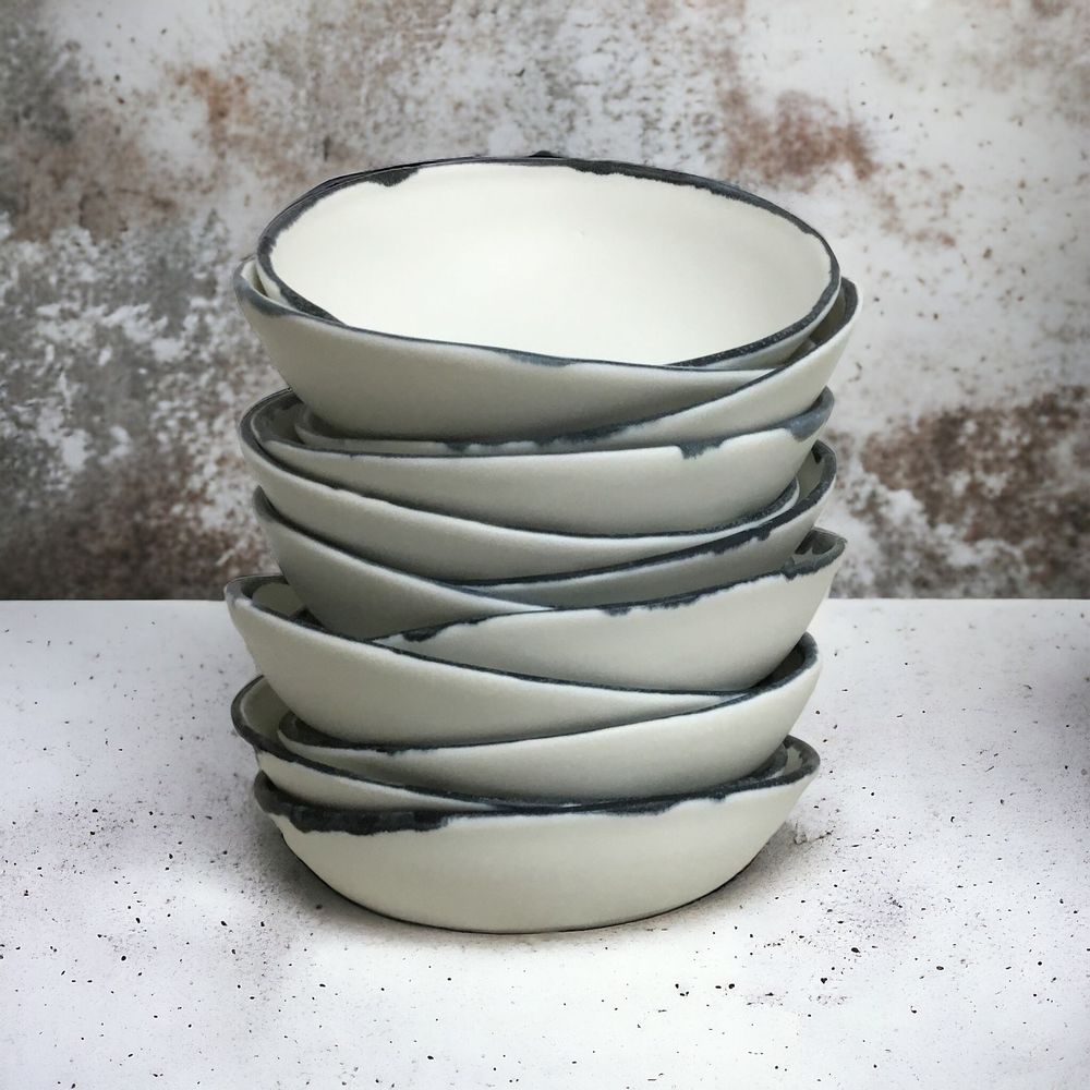 Everyday plates - B&W porcelain dinnerware - CECILE GASC PORCELAINE