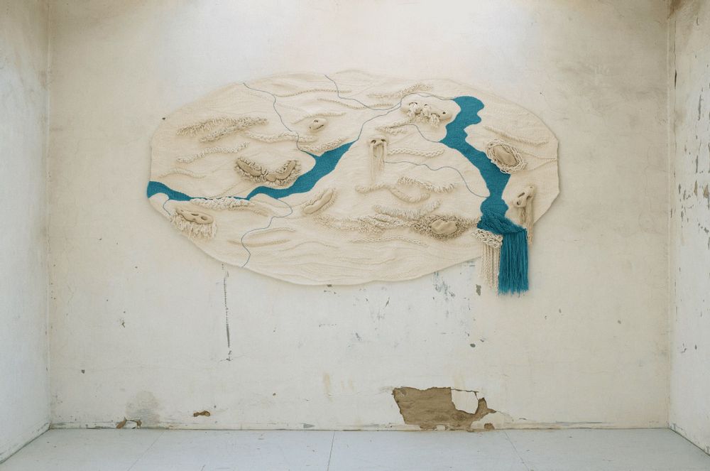 Tapis design - Tapisserie "La rivière en moi". Artiste Julia Tischenko - GALERIE SANA MOREAU