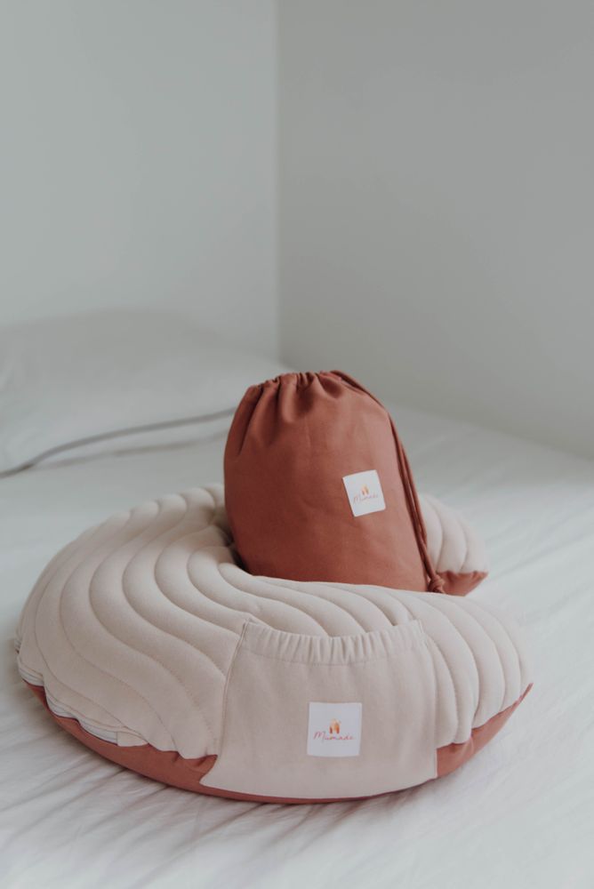 Accessoires pour puériculture - Coussin d'allaitement gonflable Mumade terracota - MUMADE
