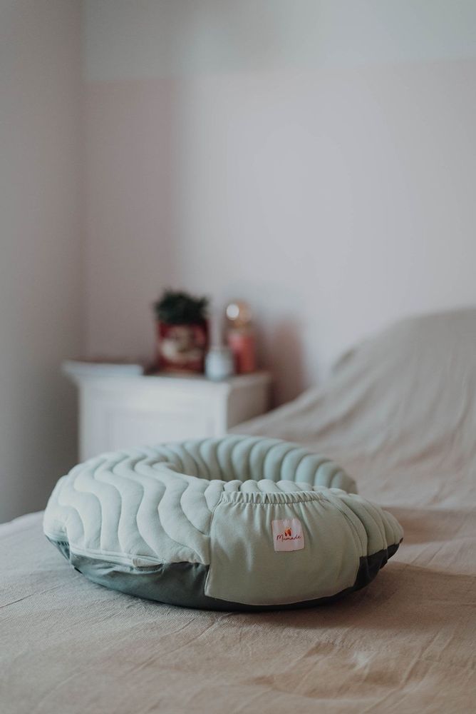 Accessoires pour puériculture - Coussin d'allaitement gonflable Mumade Celadon - MUMADE