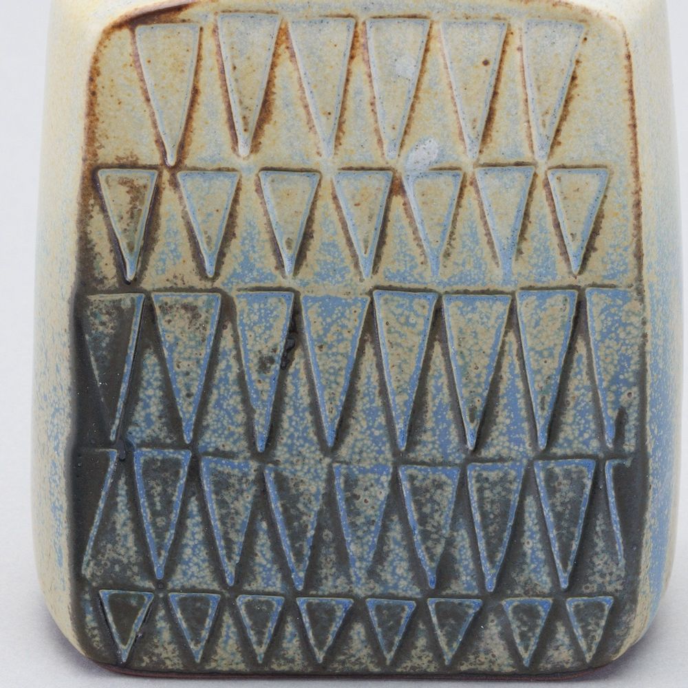 Vases - Vase　triangle and bird relief　(reversible) - カシワクラフト