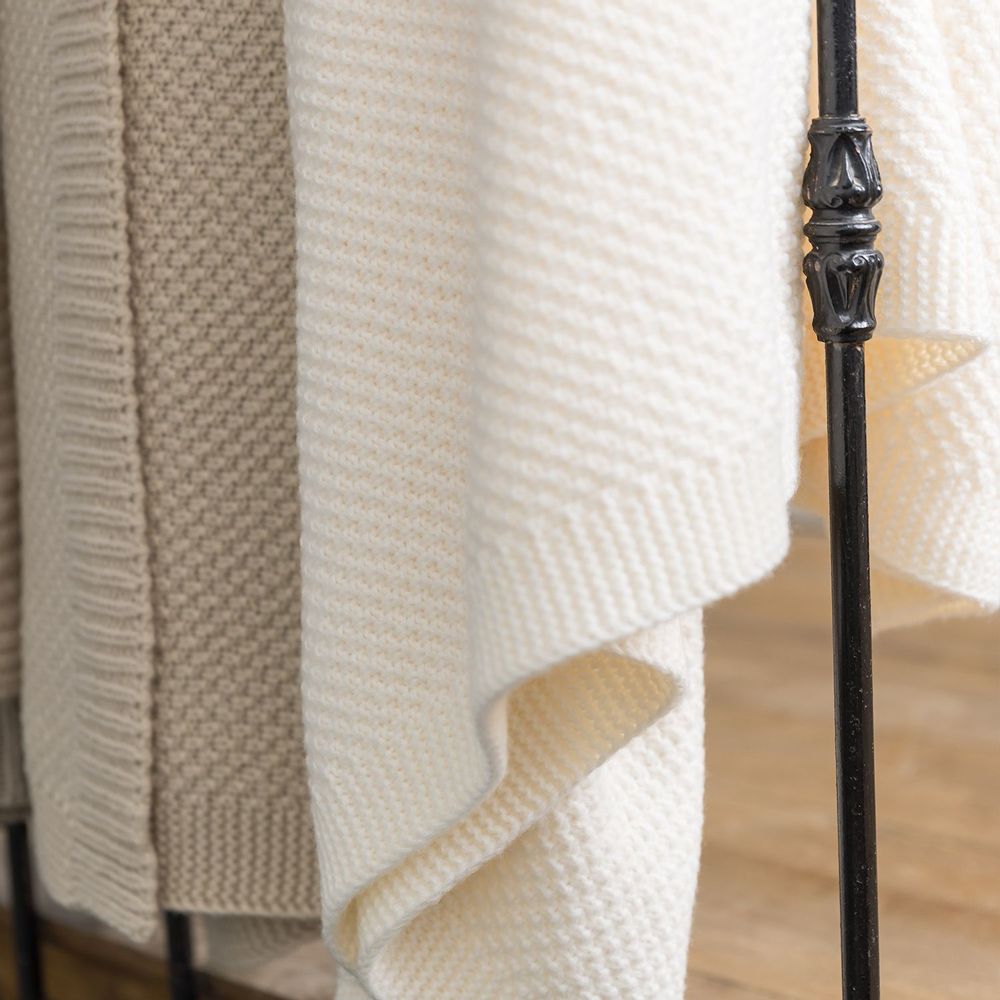 Throw blankets - Danilo recycled knit plaid - MAISON VIVARAISE – SDE VIVARAISE WINKLER