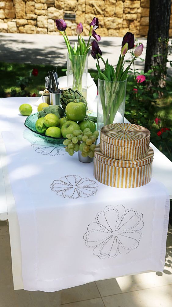 Gifts - Organza Runner With Flower Embroidery - HYA CONCEPT STORE
