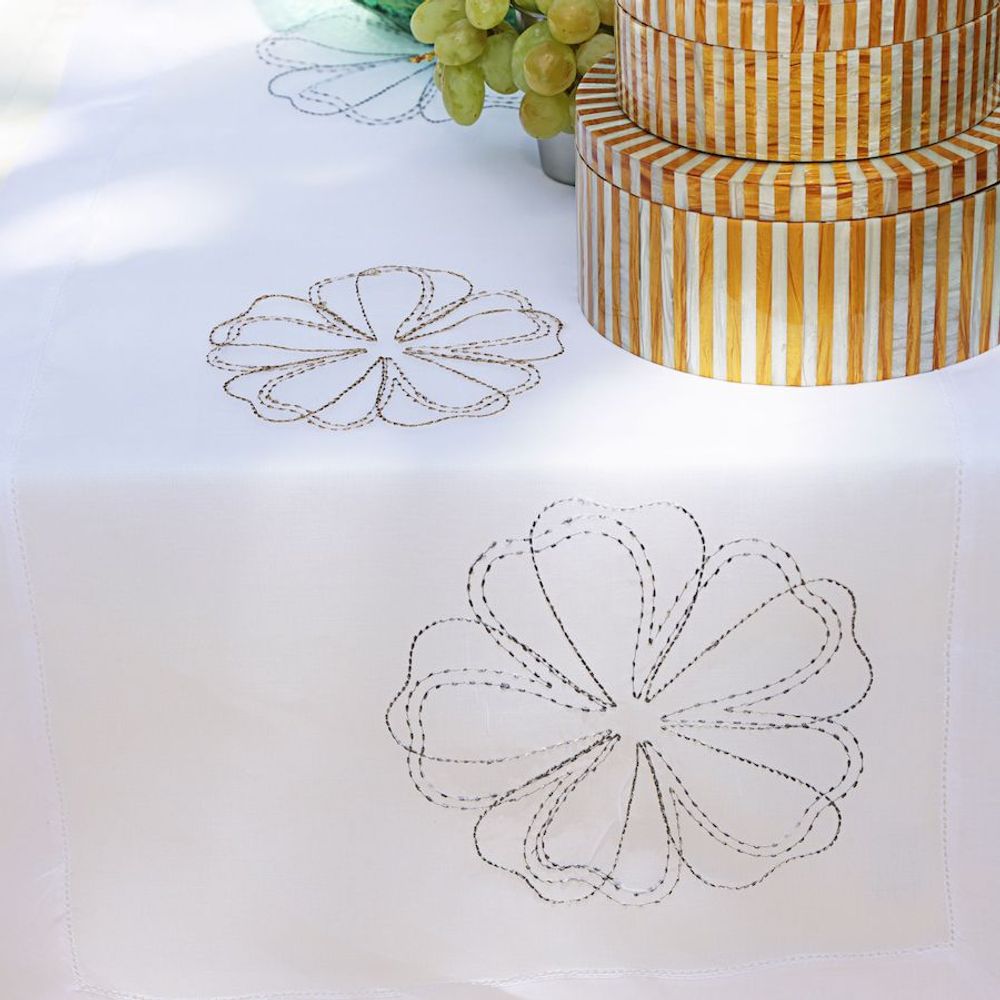 Gifts - Organza Runner With Flower Embroidery - HYA CONCEPT STORE