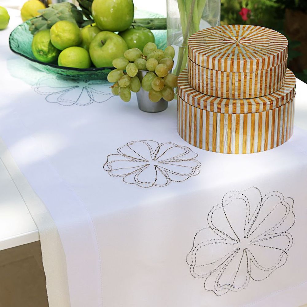 Gifts - Organza Runner With Flower Embroidery - HYA CONCEPT STORE