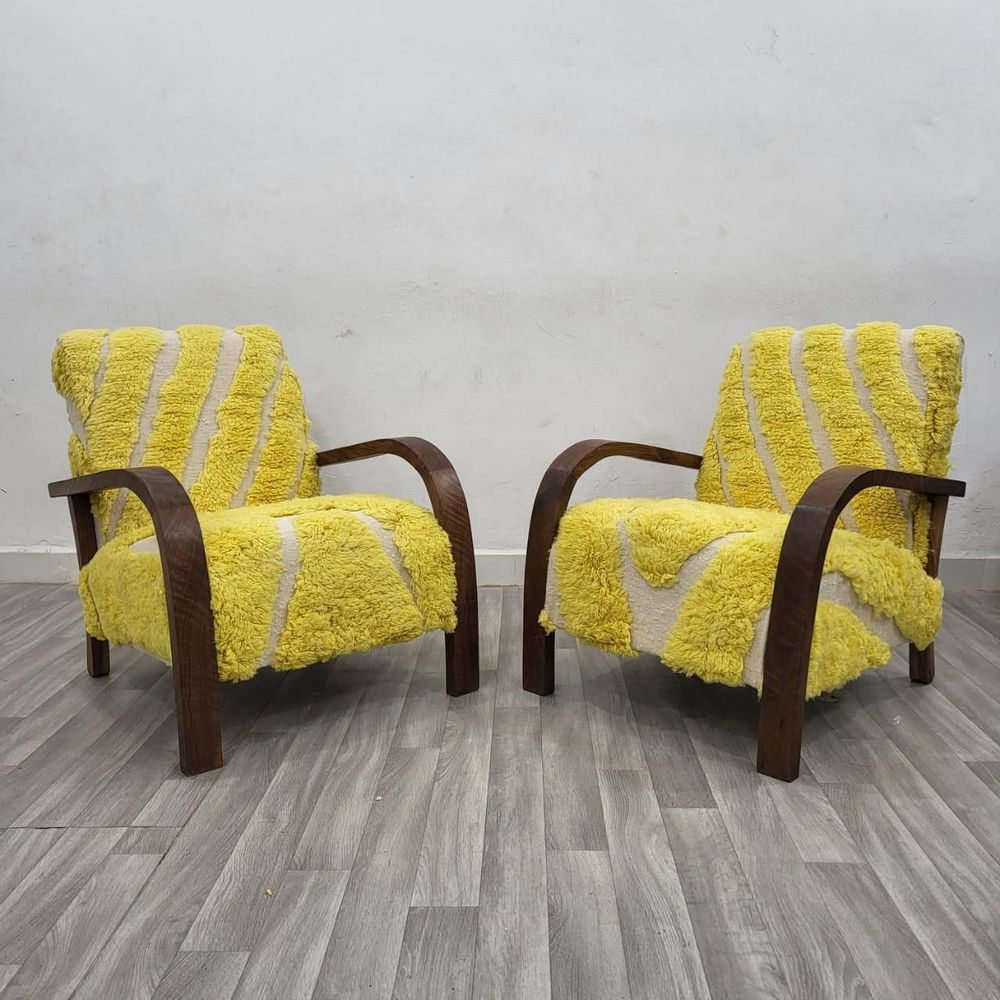 Table linen - Moroccan wooden chairs and kilims - KASBAHARTTRESOR