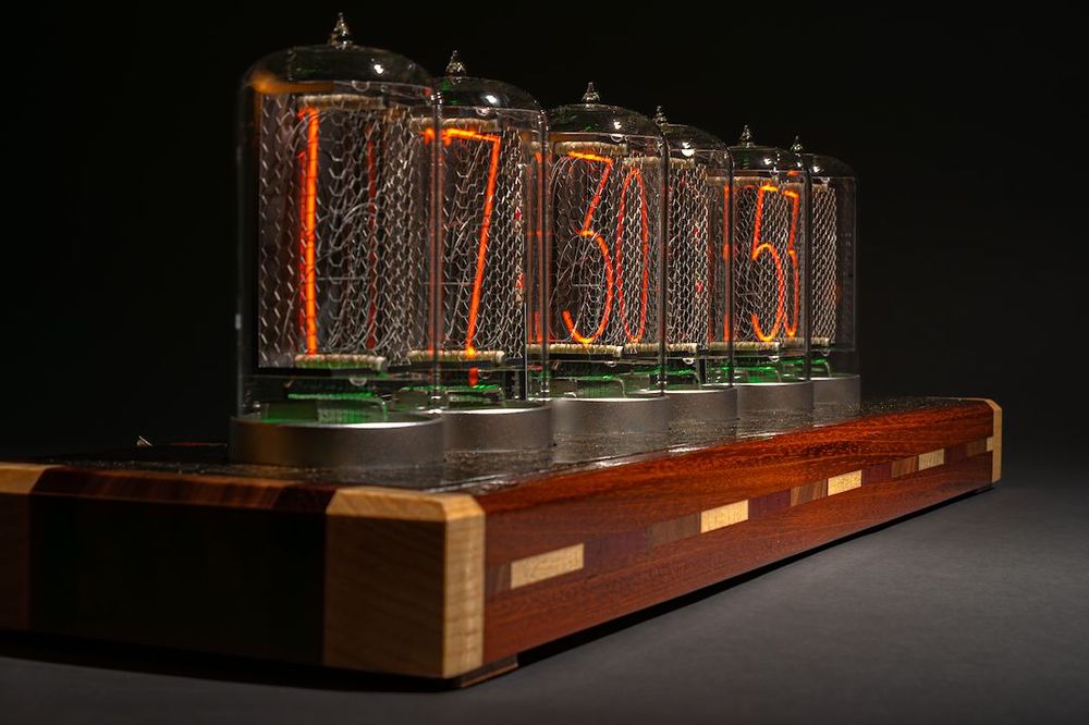 Clocks - Nixie Clock: Carbonixis No. 2 - NIXIEFAB FRANCE