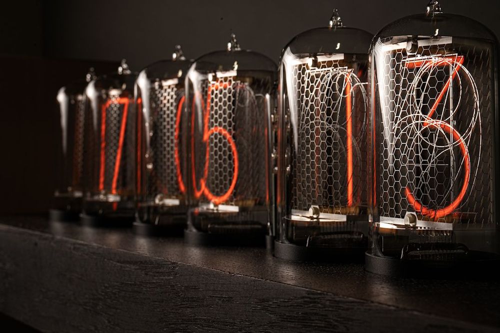 Console table - Nixie Clock: The BNixie No. 01 - NIXIEFAB FRANCE