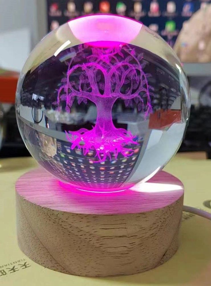 Cadeaux - Boule de verre gravée sur base en bois LED avec télécommande. - LE COMPTOIR DU NEON