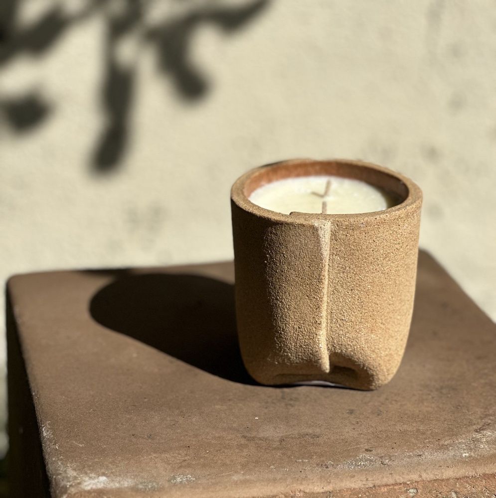 Objets de décoration - BOUGIE NATURELLE PARFUMÉE EN GRÈS ROUX - ORANGE ÉPICÉE - DI VINCENZO POUJOULA