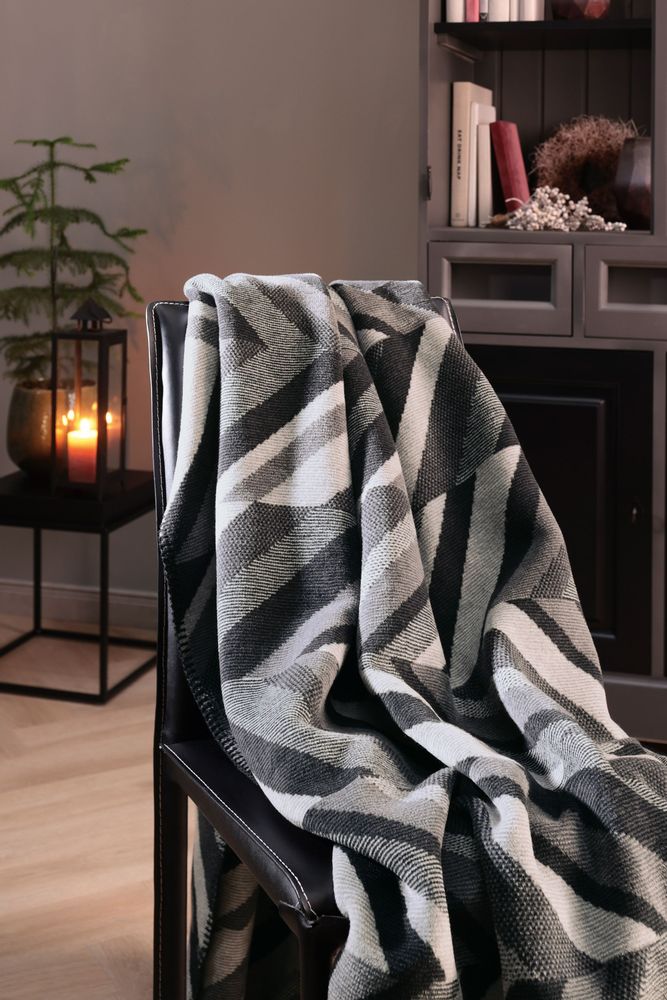 Throw blankets - Shifted Black - BIEDERLACK