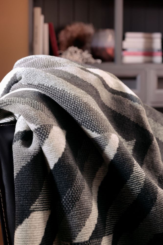 Throw blankets - Shifted Black - BIEDERLACK