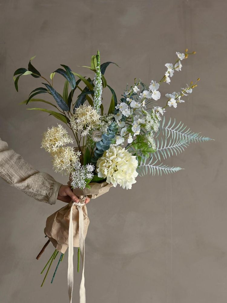 Floral decoration - Symphonie Artificial Bouquet, White, Plastic - BLOOMINGVILLE