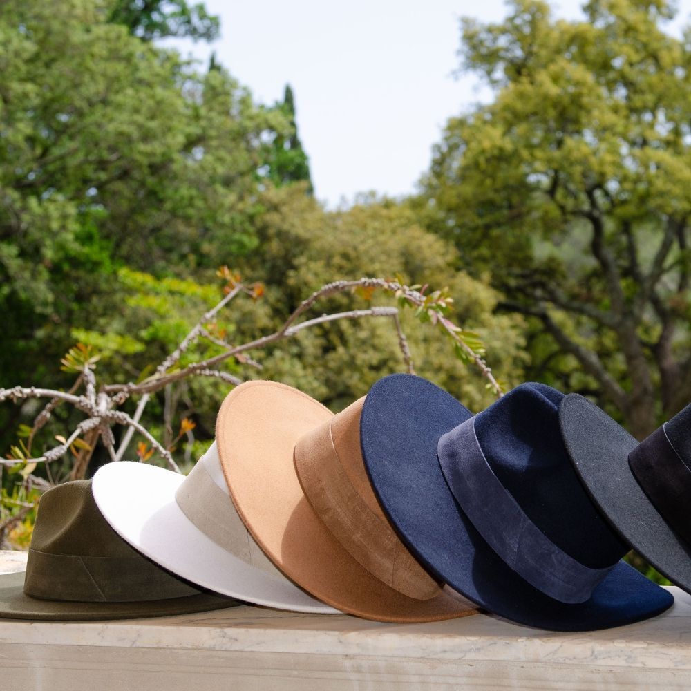 Chapeaux - CHAPEAU FEUTRE BORD LARGE galon cuir - TRAVAUX EN COURS...