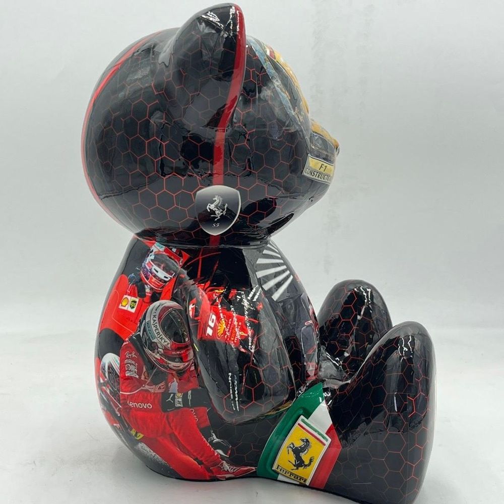 Objets de décoration - Teddy en résine Ferrari - NAOR