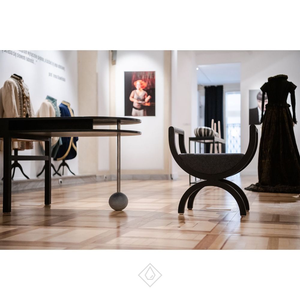 Office furniture and storage - Dark Oddity Console Table - SQUARE DROP