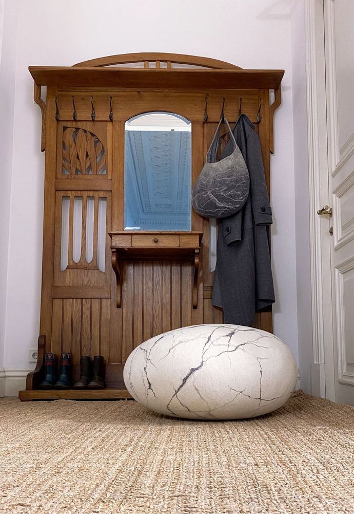 Coussins - Meuble pouf ottoman en laine "Marbre blanc". - KATSU STONES