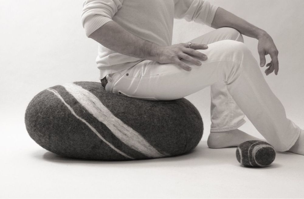 Coussins - Meuble pouf ottoman en laine "Sea Boulder" - KATSU STONES