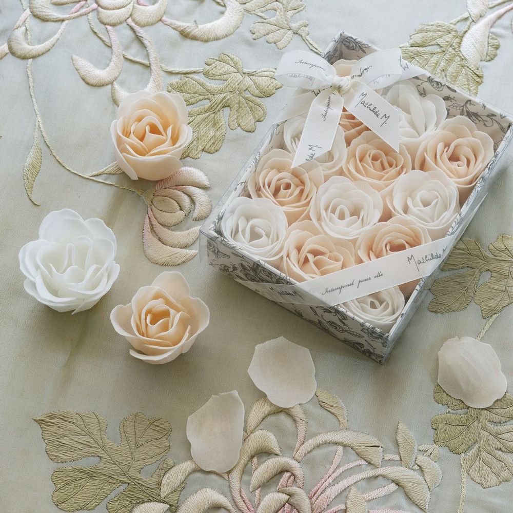 Soaps - Box of 12 roses in white and nude soap leaves - Rose perfume - MATHILDE M.