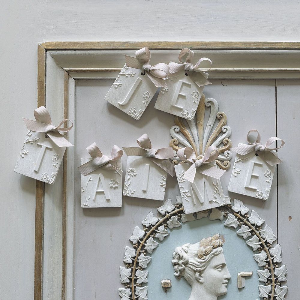 Senteurs - Décor parfumé lettre W - Voile de Lin - MATHILDE M.