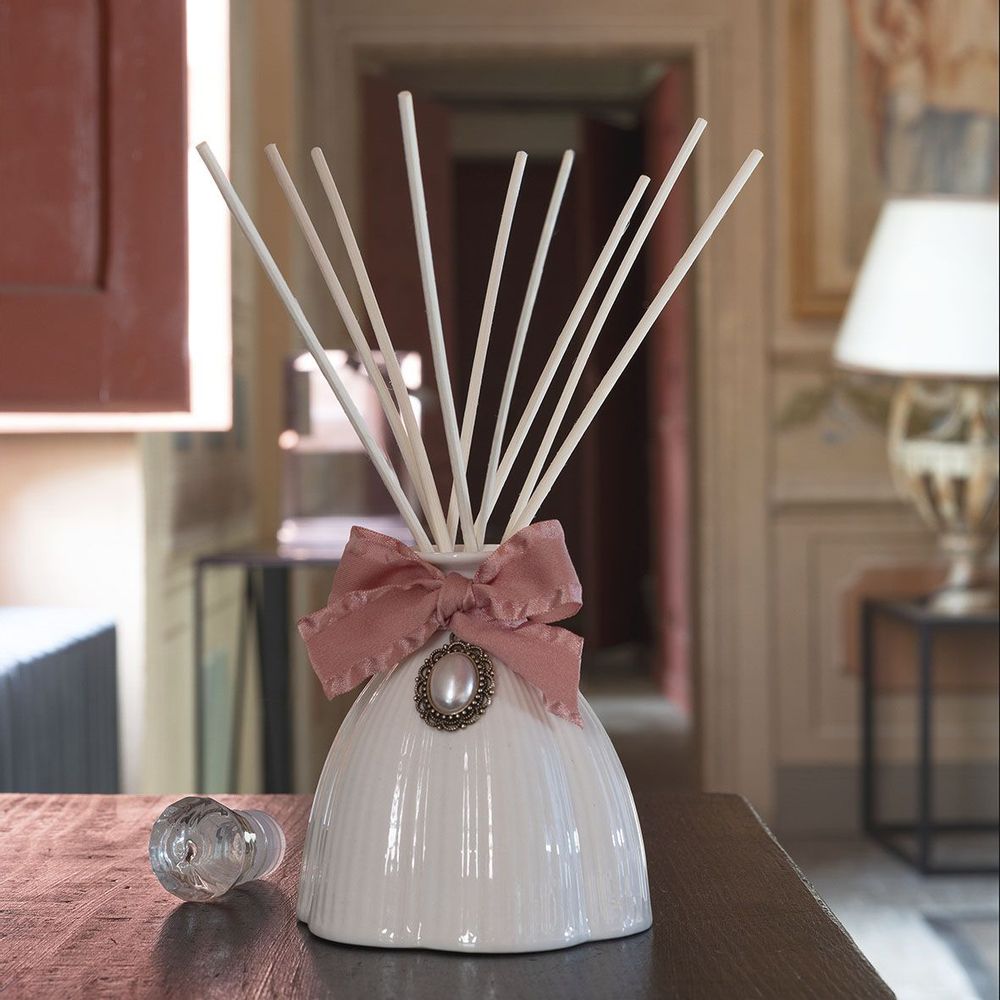 Scent diffusers - White Marie-Antoinette room fragrance diffuser 200 ml - Cotton Flower - MATHILDE M.