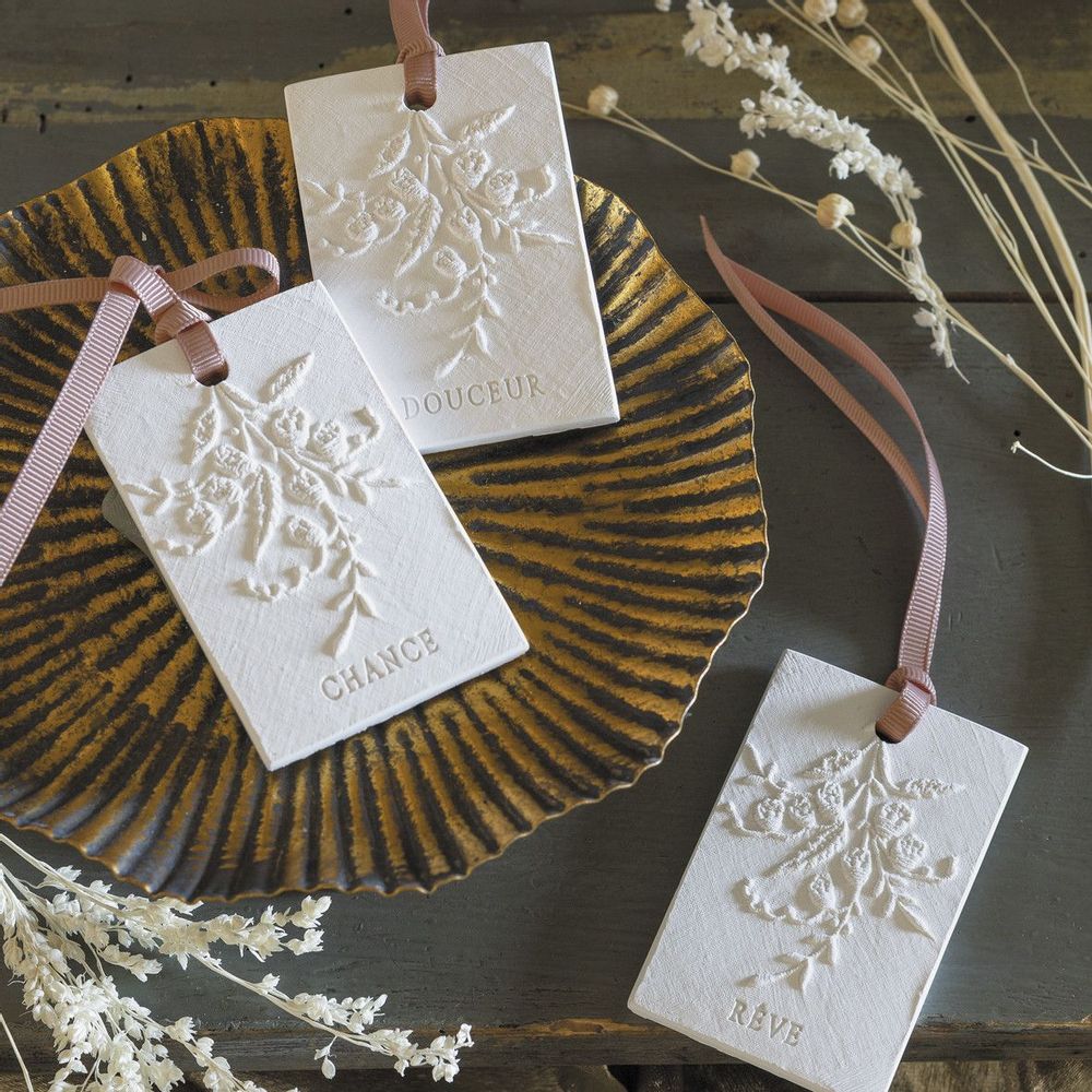 Senteurs - Pochon de 3 décors parfumés Petits Mots - Fleur de Thé - MATHILDE M.