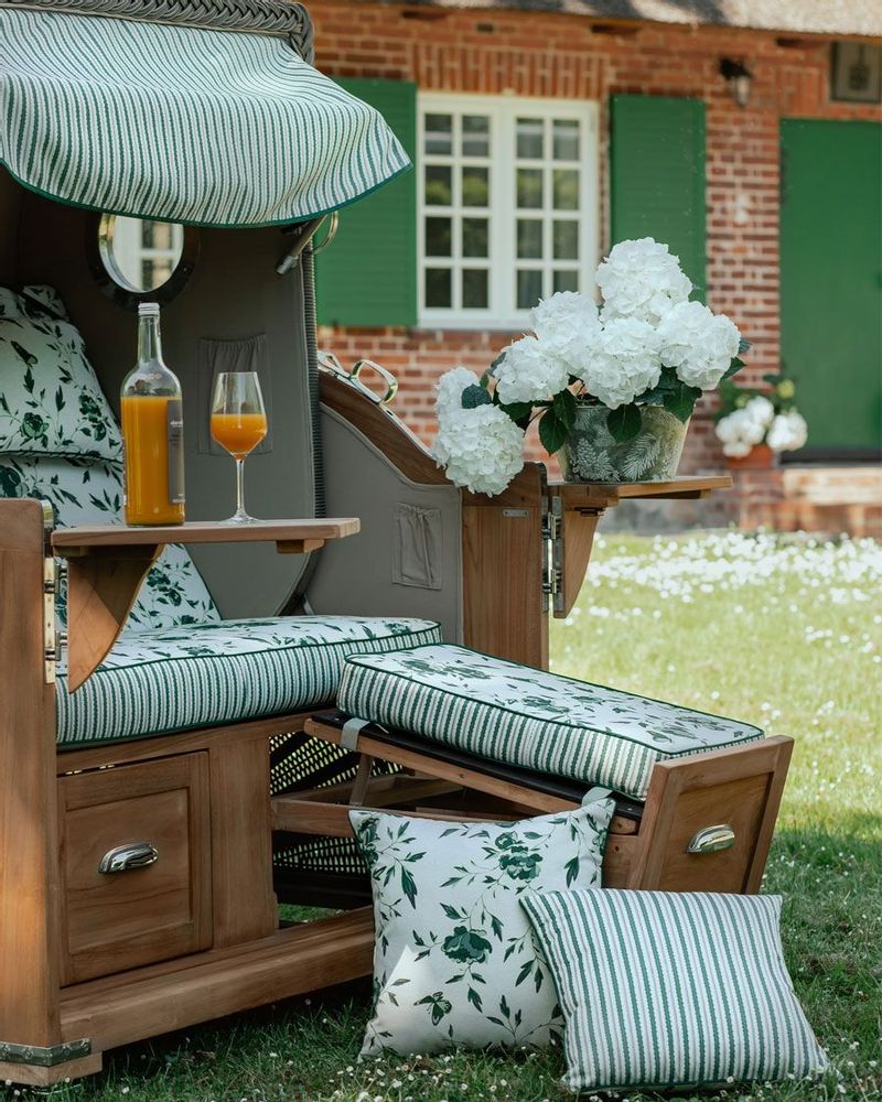 Deck chairs - Strandkorb- Luxurious beach chair, a piece of German cultural heritage - HERITAGE 1864