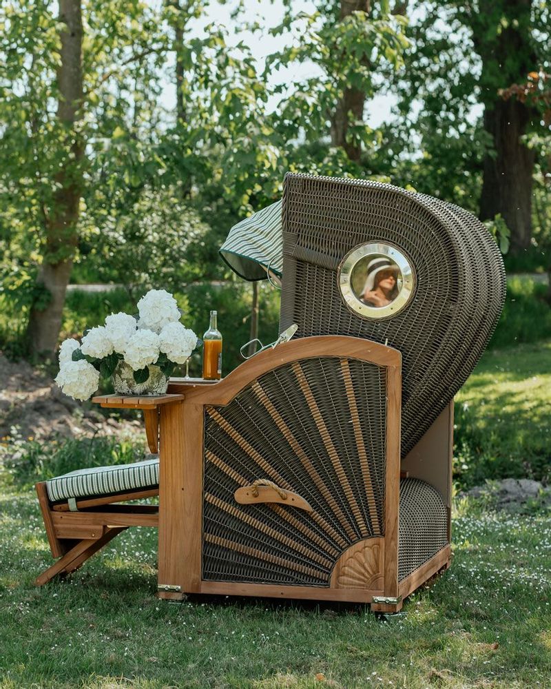 Deck chairs - Strandkorb- Luxurious beach chair, a piece of German cultural heritage - HERITAGE 1864