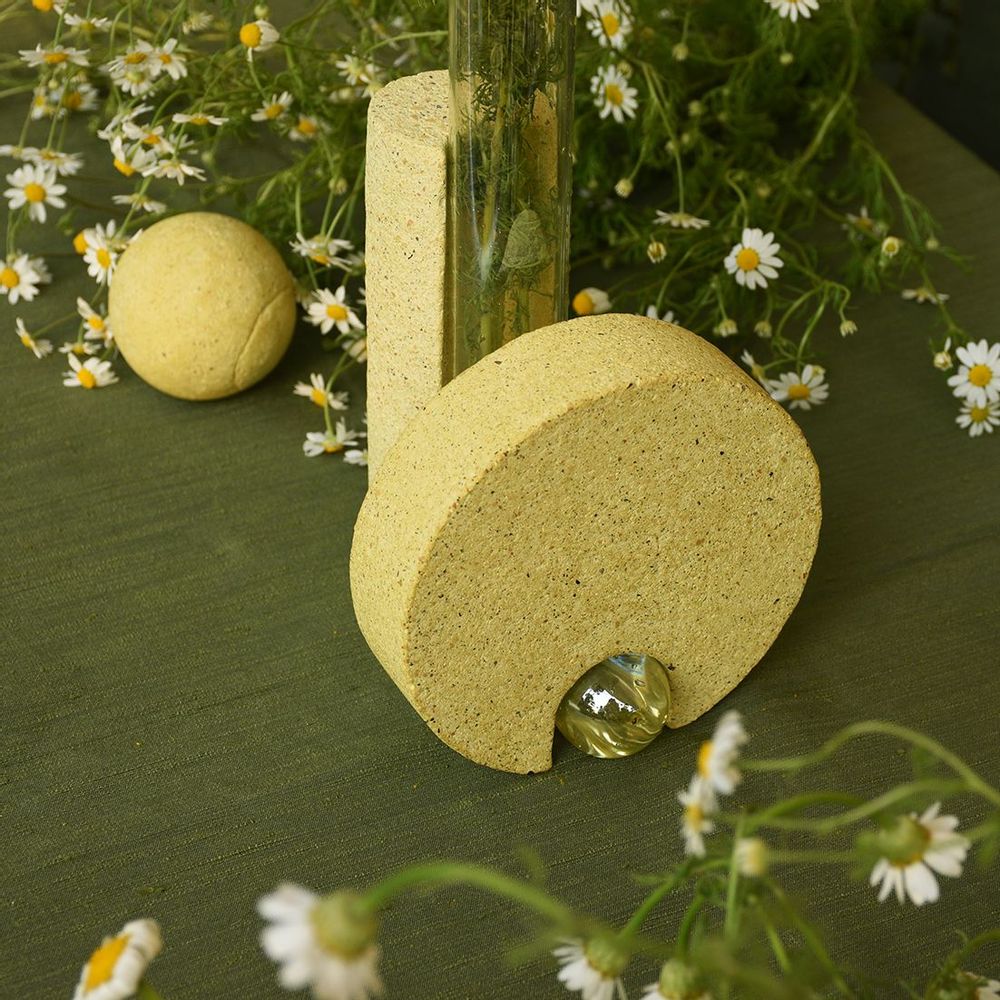 Vases - Vase à fleurs  jaune en verre et pierre, Cochlea della Metamorfosi n°2 - COKI