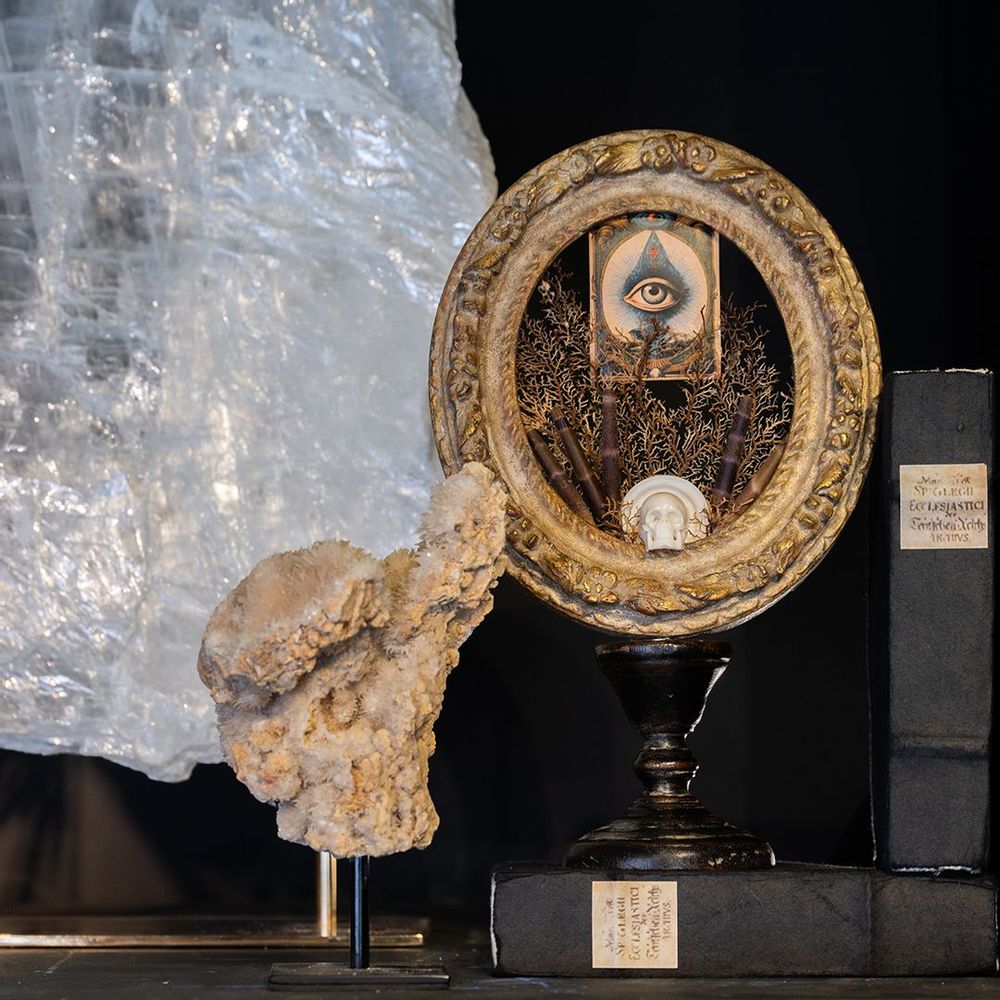 Decorative objects - New Showroom: The Collector's Cabinet! - ATELIERS C&S DAVOY