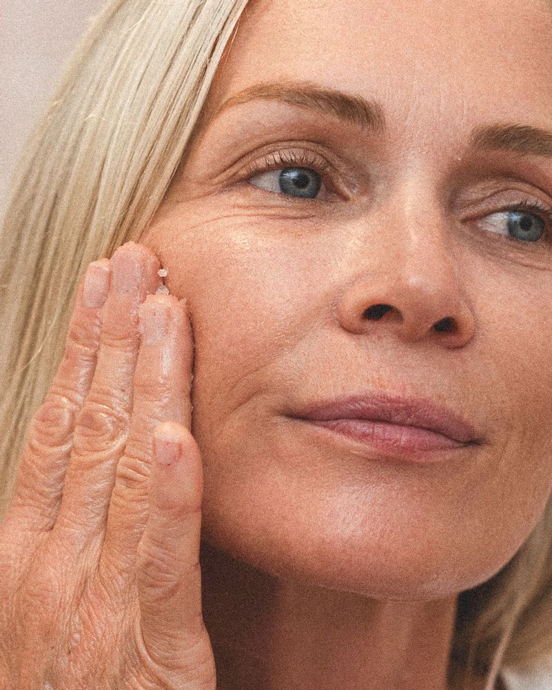Beauty products - Skin care serum and complexion enhancing balm - ECLO