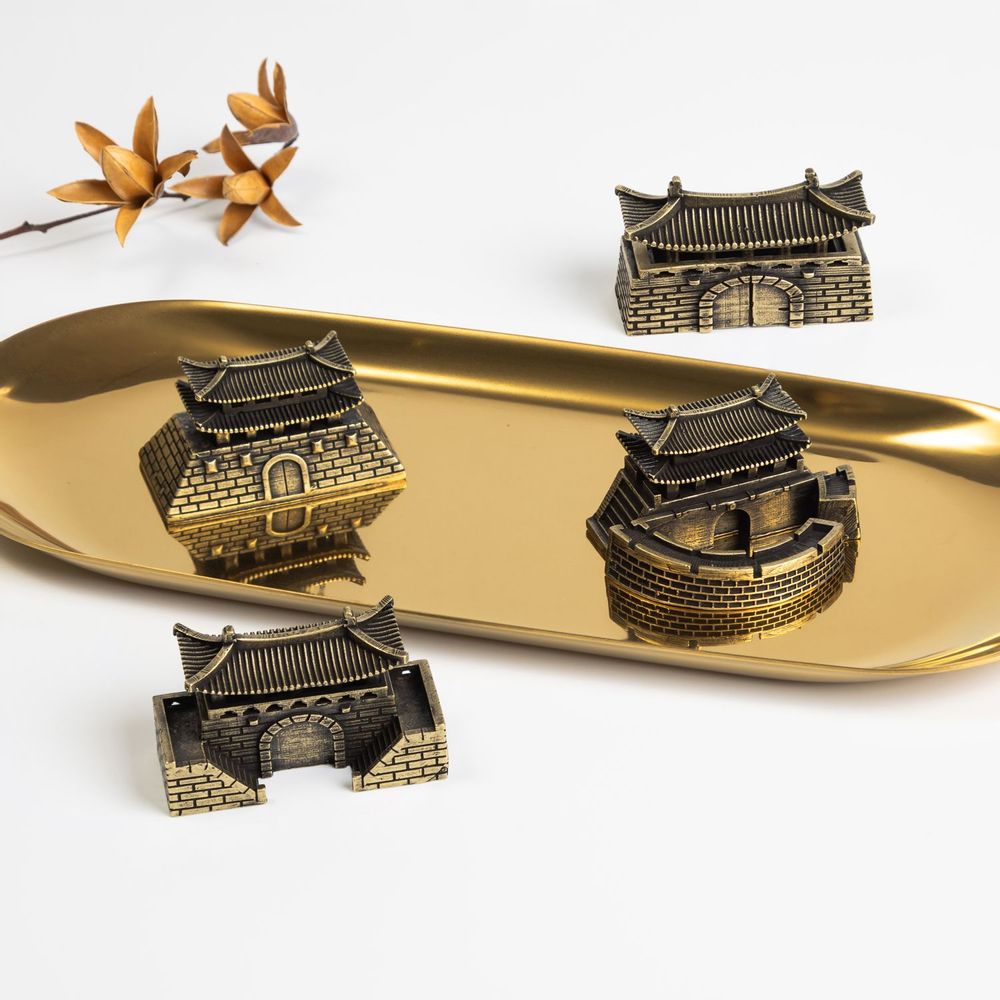 Sculptures, statuettes and miniatures - Seoul Sadaemun Paperweight & Orbze - JINCCECIL