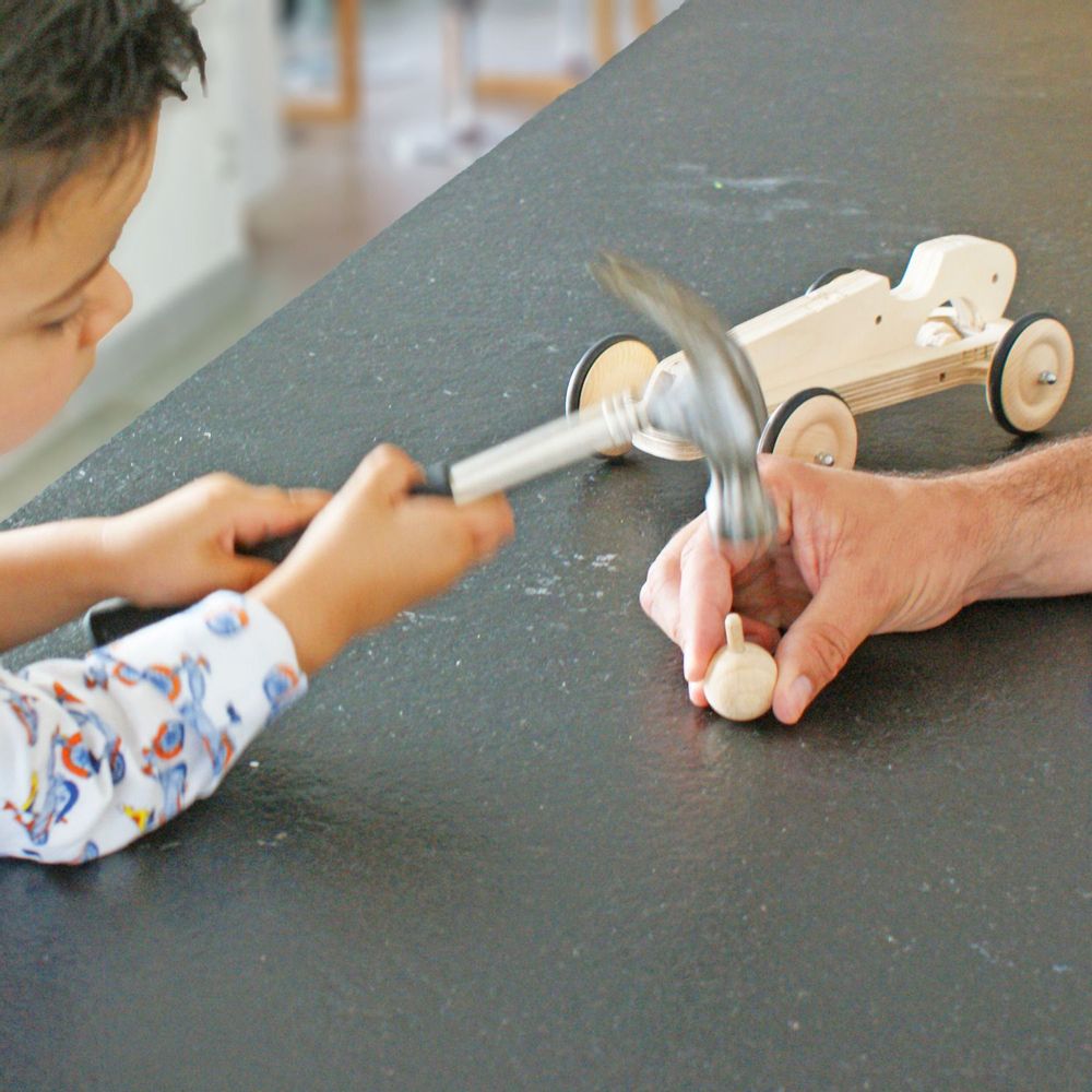 Jouets enfants - La Voiture d'Ettore, une voiture à élastique en bois à fabriquer! - MANUFACTURE EN FAMILLE