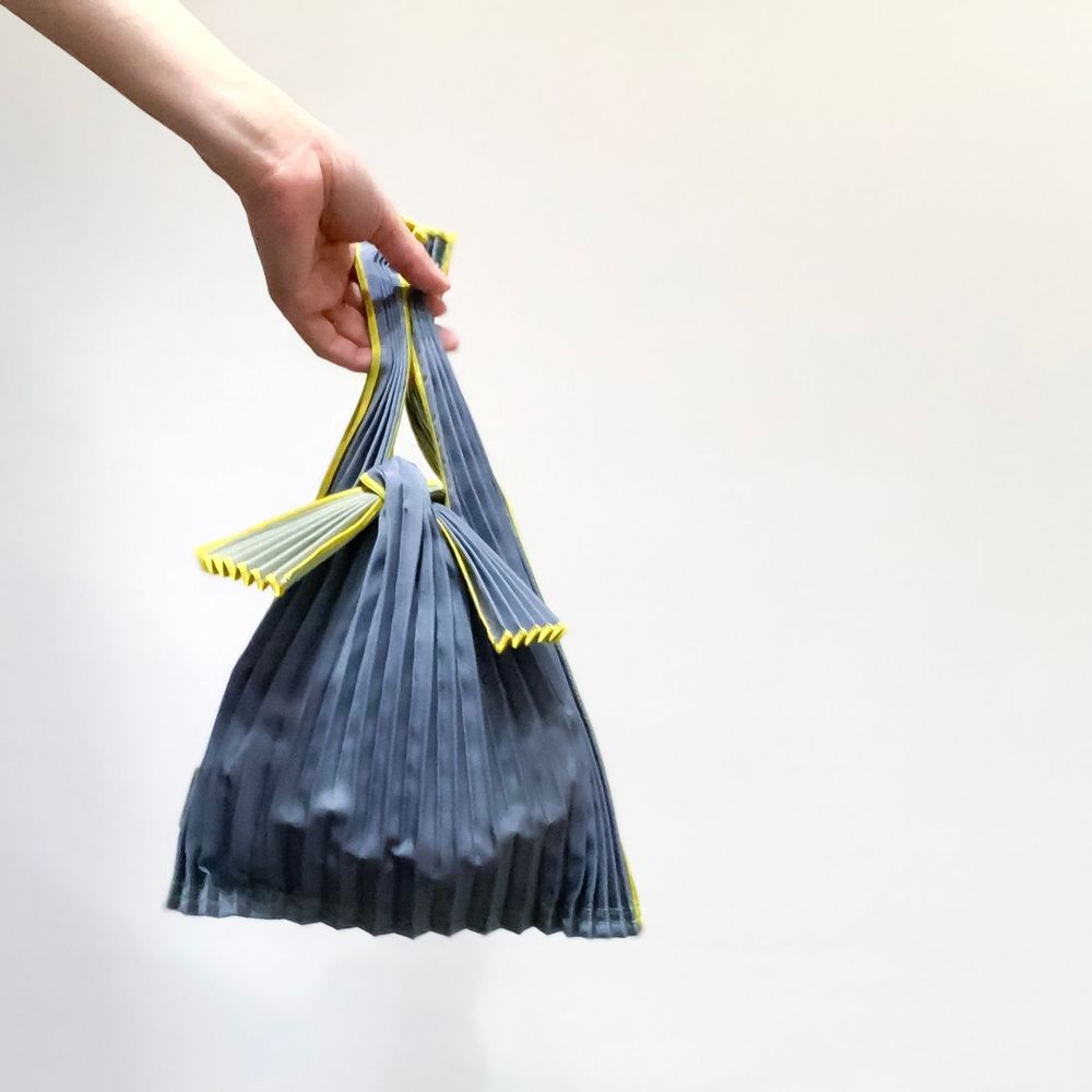 Bags and totes - PLECO BAG - Size XS WITH VERTICAL FOLDS (MADE OF BIOPLASTIC) - KNA PLUS