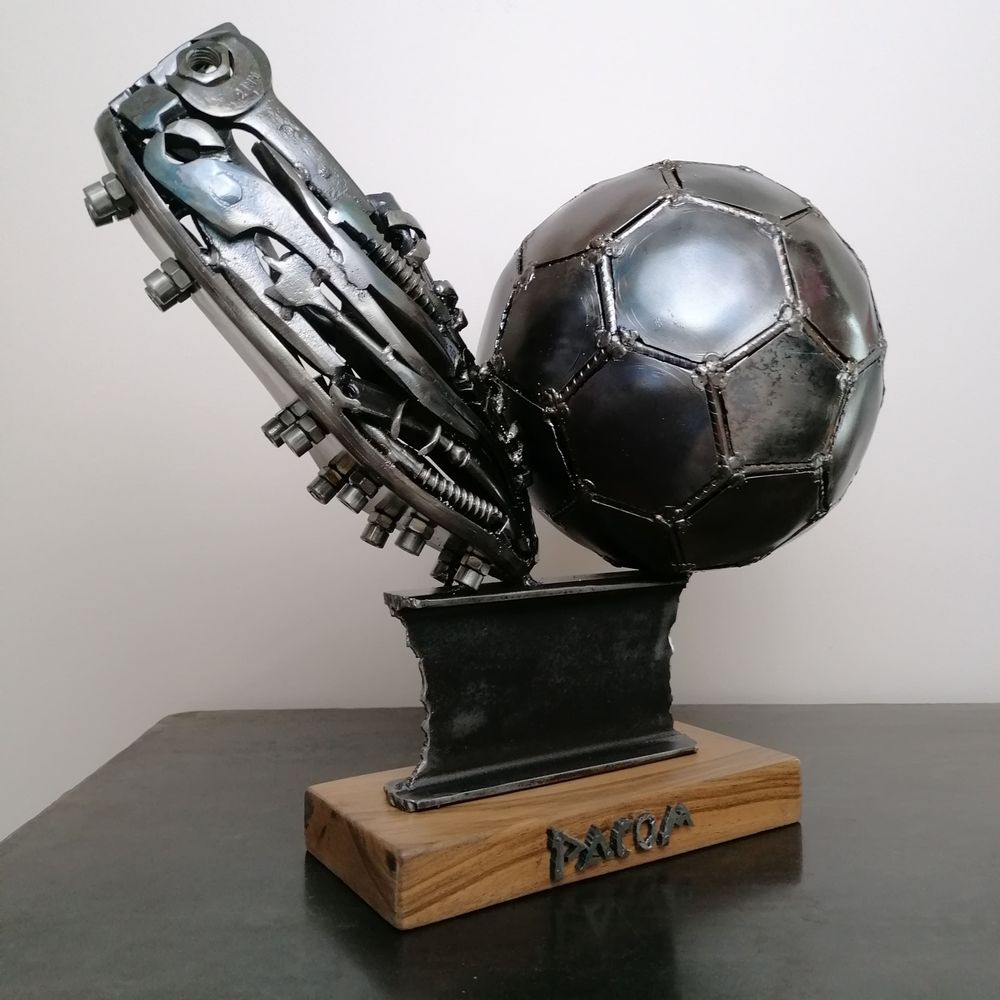 Pièces uniques - sculpture métal ballon foot - PACOM-CONCEPT