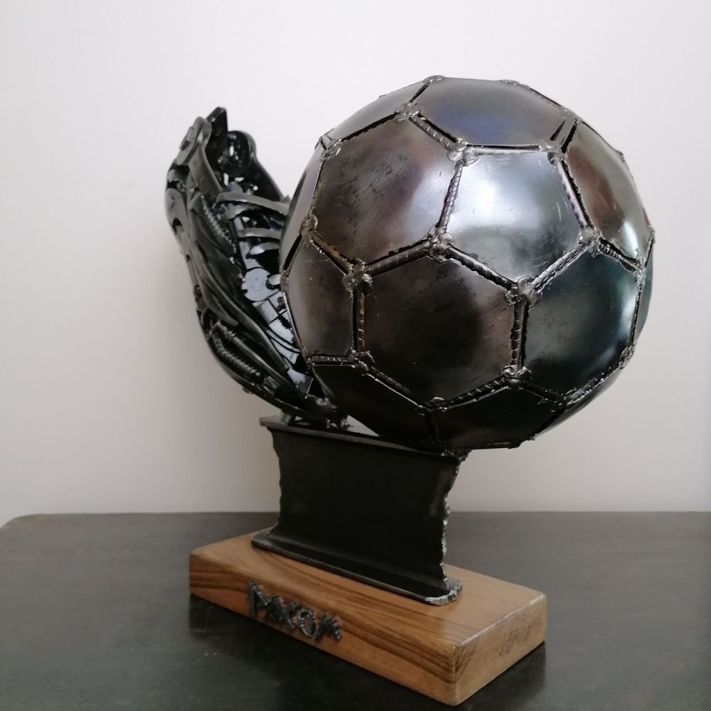 Pièces uniques - sculpture métal ballon foot - PACOM-CONCEPT