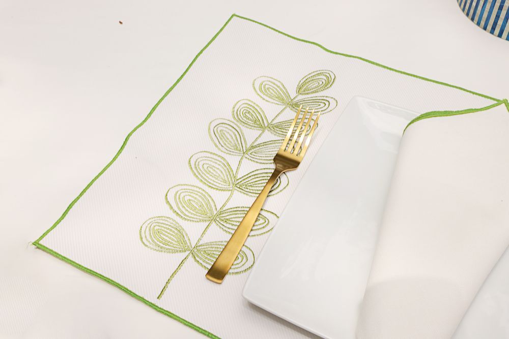 Sets de table - Set de 2 sets de table lavables en forme de tige d'olivier - HYA CONCEPT STORE
