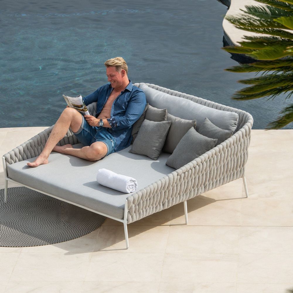 Deck chairs - Fortuna socks daybed - JATI & KEBON