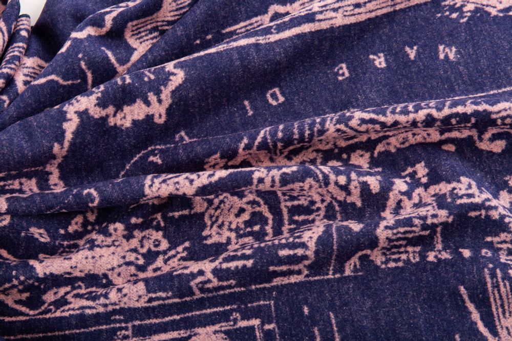 Foulards et écharpes - Écharpe violette en velours de soie Celestial Navigations, grand châle - THE ZHAI