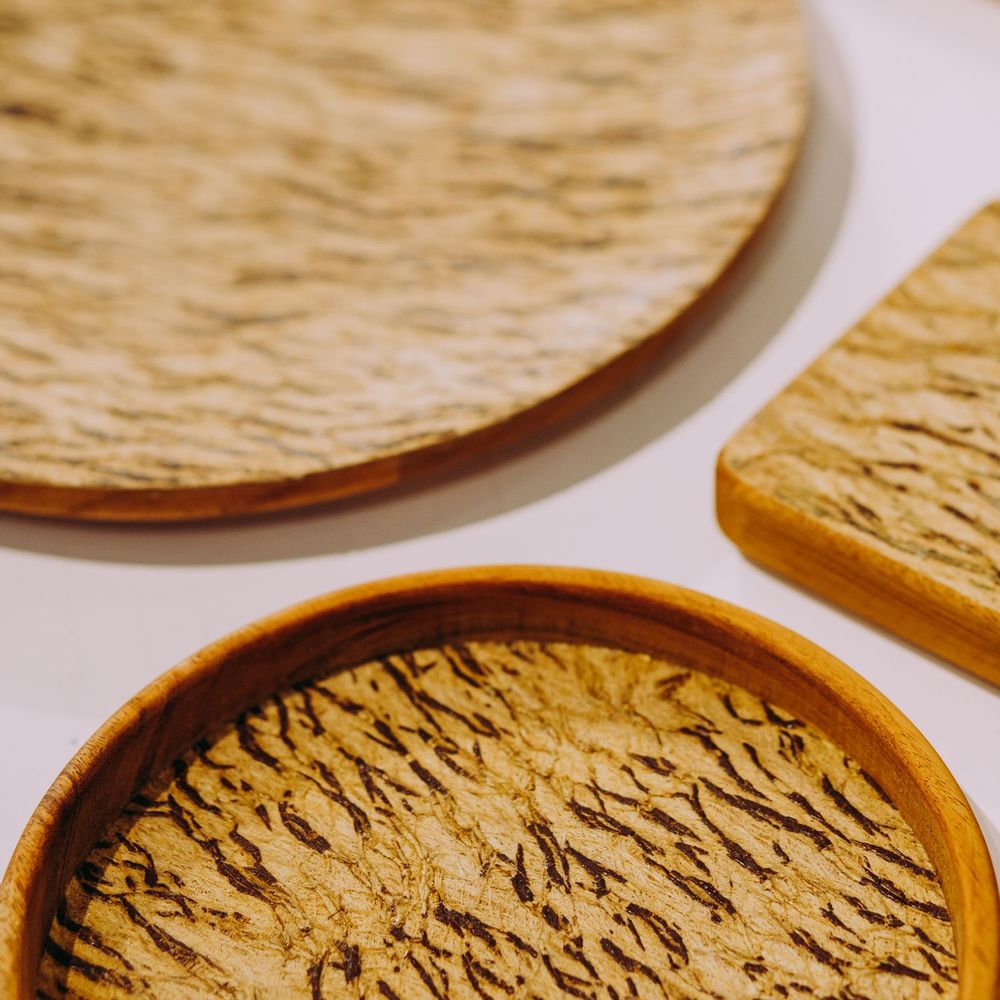Everyday plates - Bark Cloth Veneer Wooden Plate - TAIWAN CRAFTS & DESIGN
