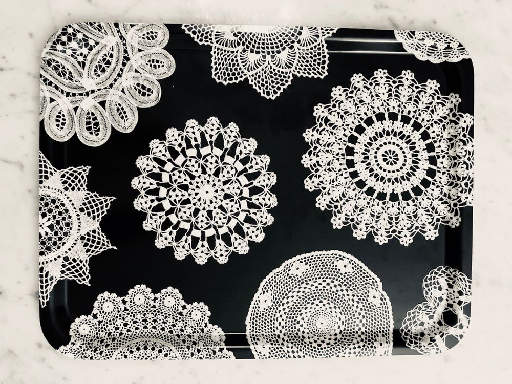 Plats et saladiers - La collection Ingrid plateau rectangulaire - noire et blanc - FRIBE FORM®