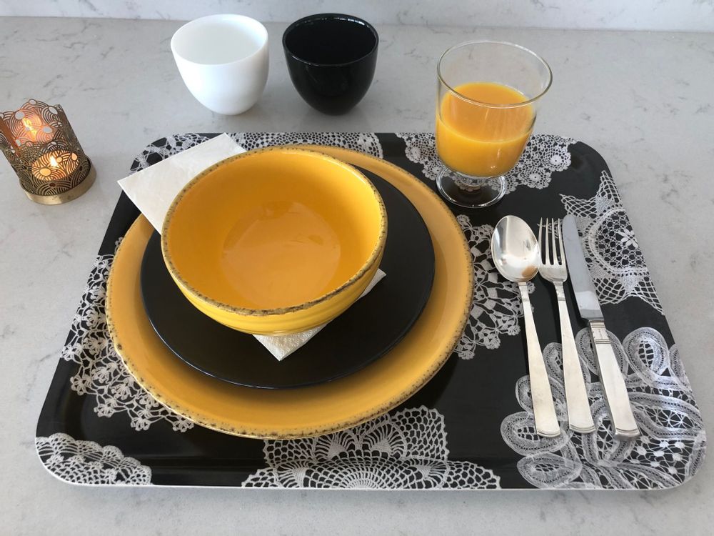 Plats et saladiers - La collection Ingrid plateau rectangulaire - noire et blanc - FRIBE FORM®