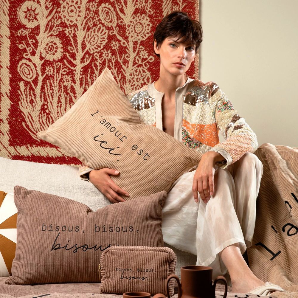 Fabric cushions - Embroidered cushions - PODEVACHE