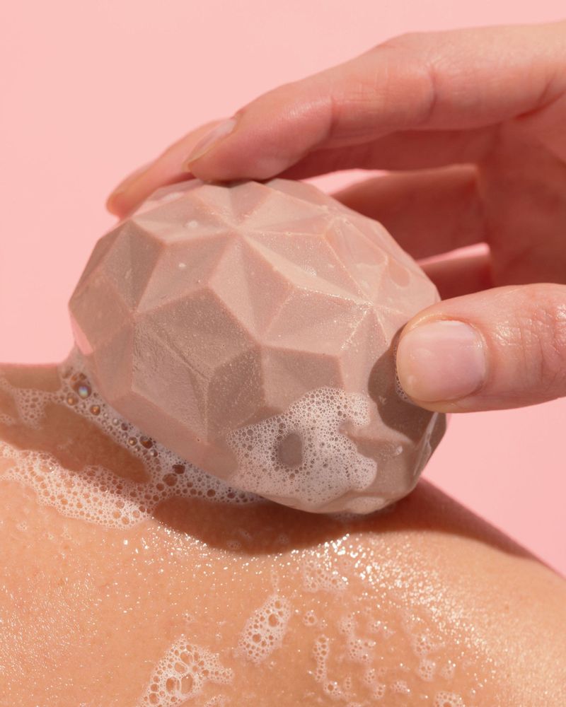 Cosmétiques - Le Pain de douche visage et corps qui n'a rien à cacher ! - LES BENEFIQUES