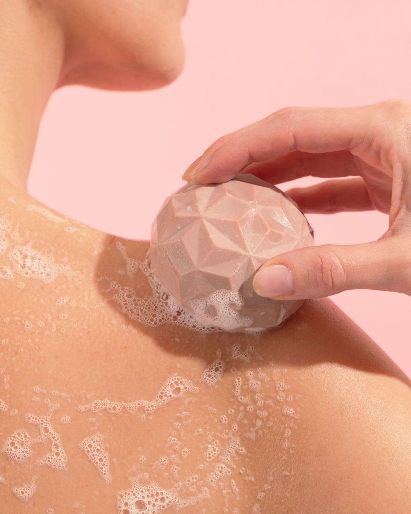 Cosmétiques - Le Pain de douche visage et corps qui n'a rien à cacher ! - LES BENEFIQUES