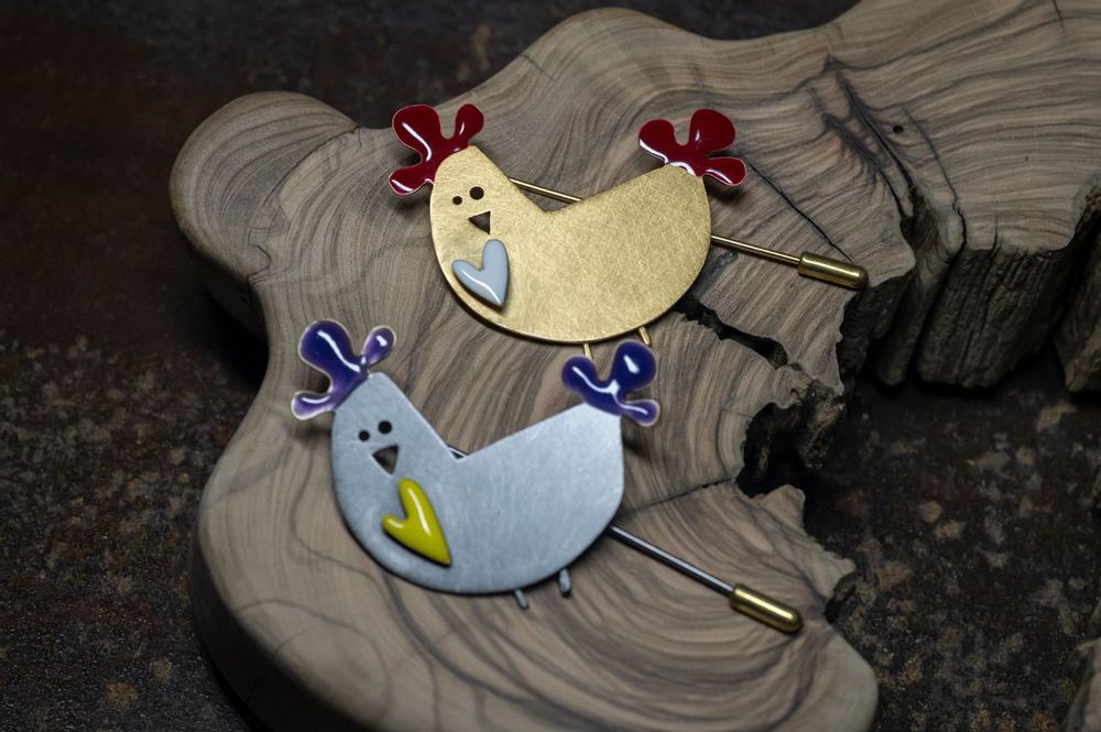 Bijoux - Collection TROIS PETITS POULETS - PASA JEWELLERY AND OBJECT